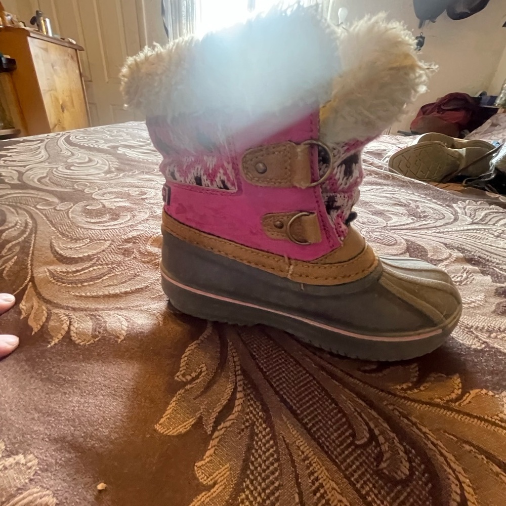 Little girls snow boots size 8